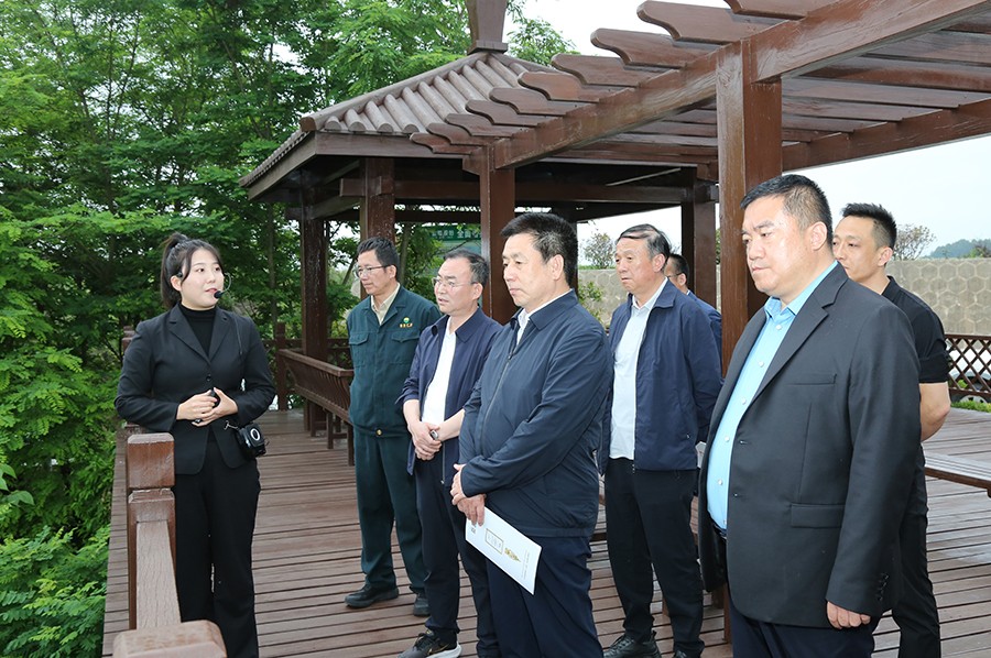40-2023年6月，省生態(tài)環(huán)境廳副廳長(zhǎng)劉文璽蒞臨金徽股份調(diào)研.jpg