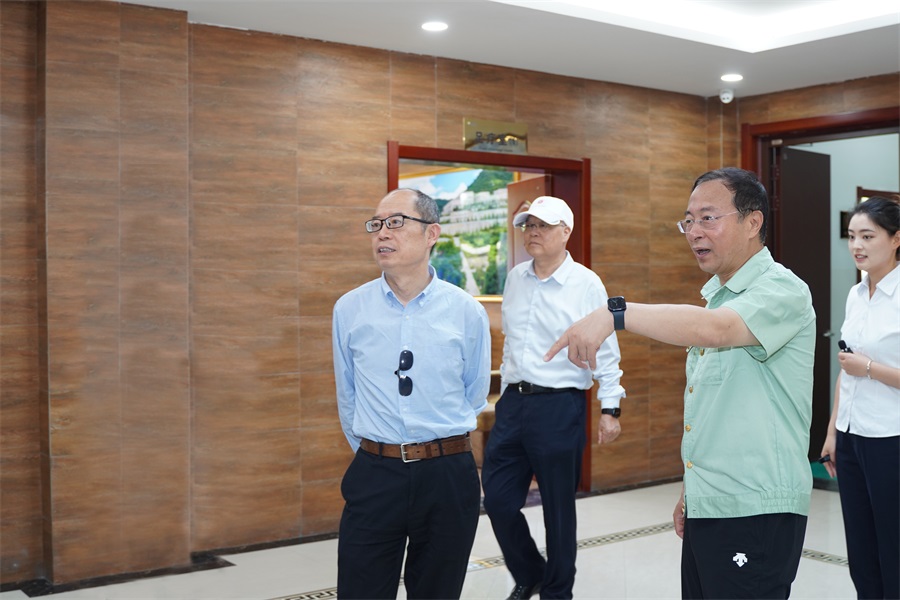 2024.06.23重慶市政協(xié)副主席、民盟市委會(huì)主委杜惠平蒞臨金徽股份調(diào)研.jpg
