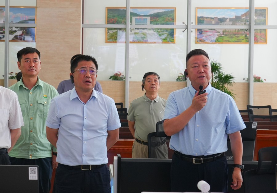 省自然資源廳黨組書(shū)記、廳長(zhǎng)張曉軍蒞臨金徽股份調(diào)研綠色礦山建設(shè)工作_副本.jpg