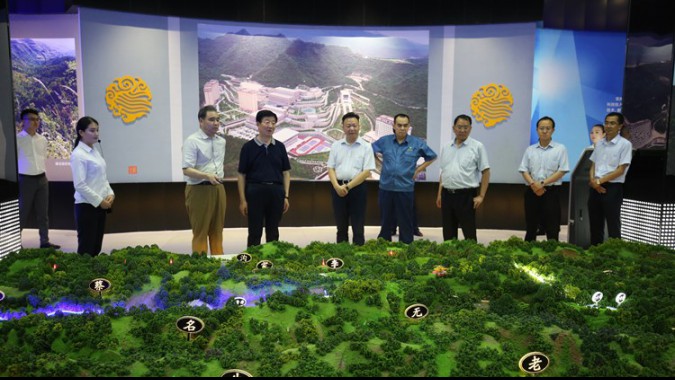 省人大常委會黨組書記、副主任王璽玉一行蒞臨金徽股份視察項(xiàng)目建設(shè)工作